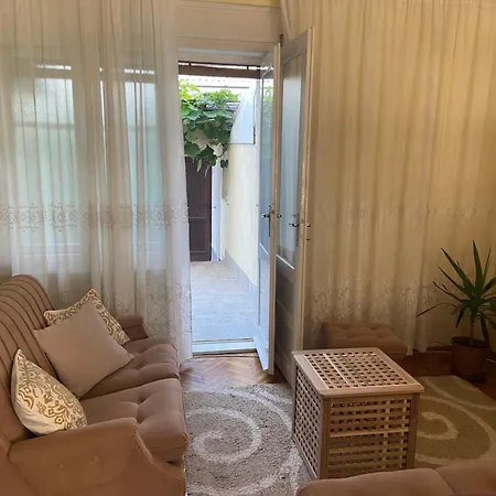 Peaceful Suvacha アパート